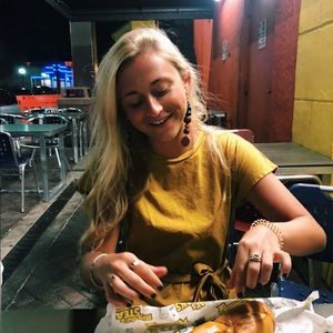 Meet your Posher, Meaghan